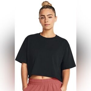 Under Armour Women’s Black Campus Boxy Cropped Short Sleeve Shirt